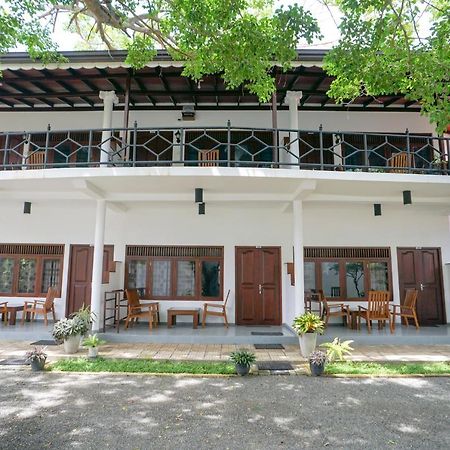 Surf Sea Breeze Apartments Mirissa Exterior photo