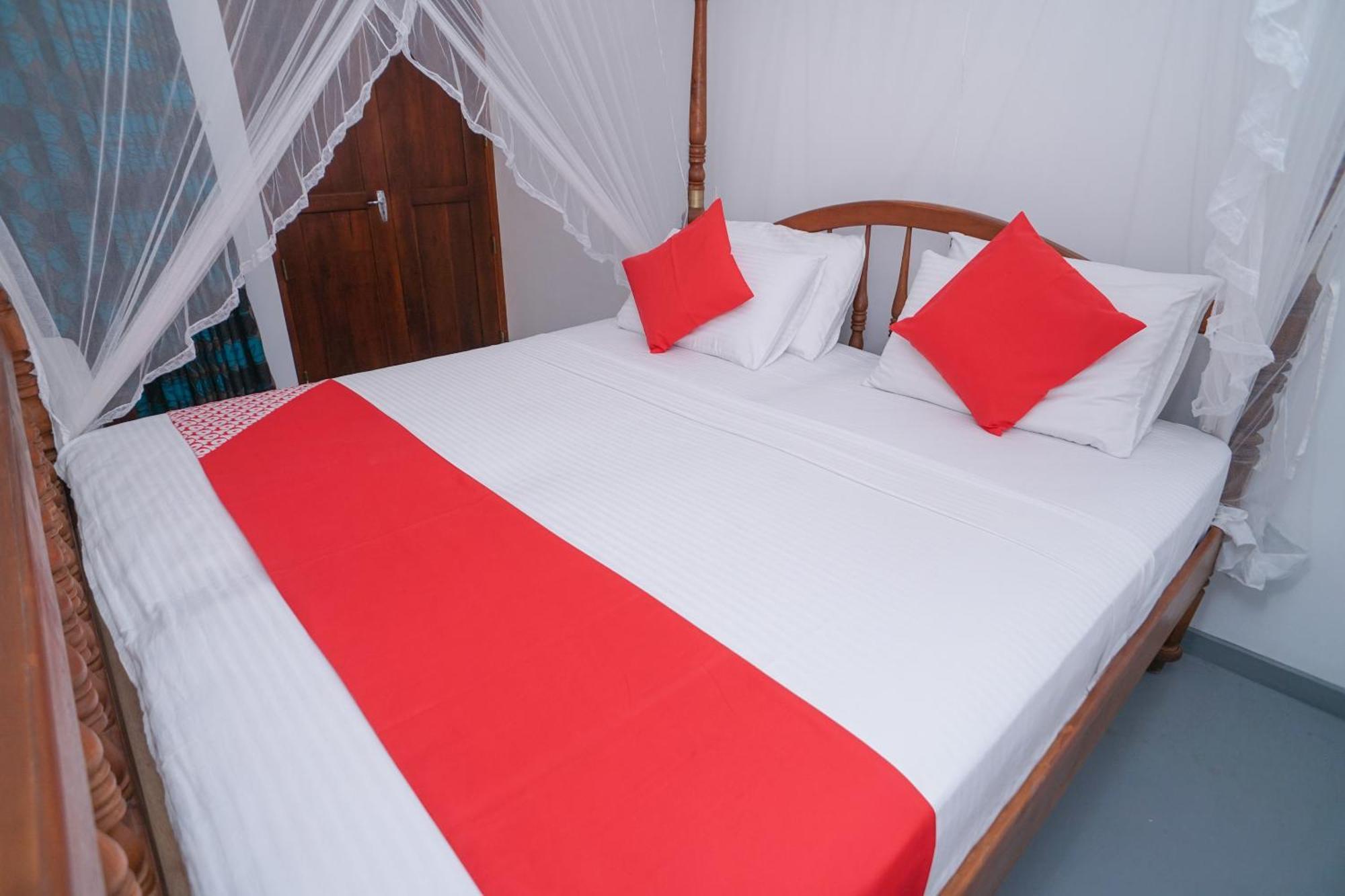 Surf Sea Breeze Apartments Mirissa Room photo