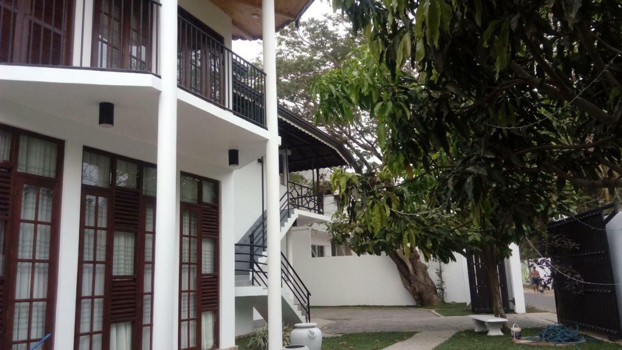 Surf Sea Breeze Apartments Mirissa Exterior photo