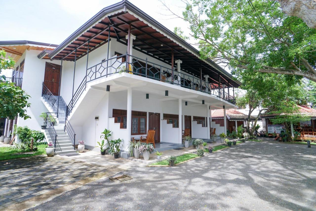 Surf Sea Breeze Apartments Mirissa Exterior photo