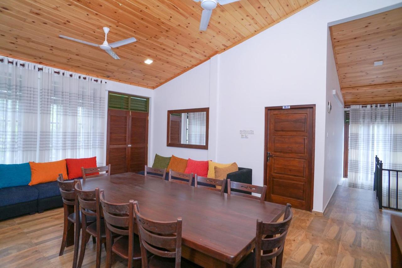 Surf Sea Breeze Apartments Mirissa Exterior photo