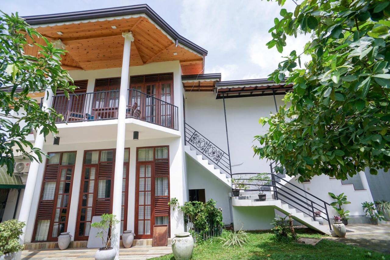 Surf Sea Breeze Apartments Mirissa Exterior photo